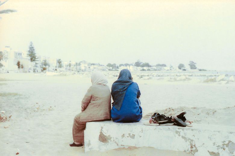 Adriana Vidano promène son regard sur les êtres et les choses.
