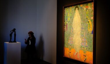 Le tableau de Gustav Klimt "Le Portrait d'Elisabeth Lederer" devient la deuxième œuvre la plus chère jamais vendue aux enchères
