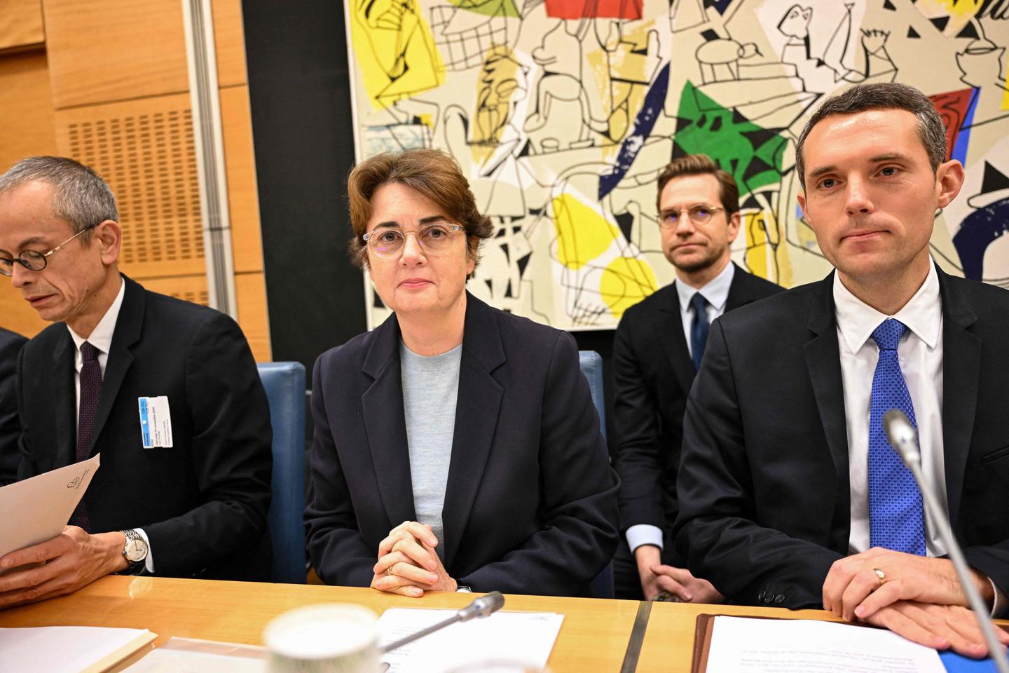 la directrice du musée annonce l’installation d’un poste de police « mobile » et de 100 nouvelles caméras