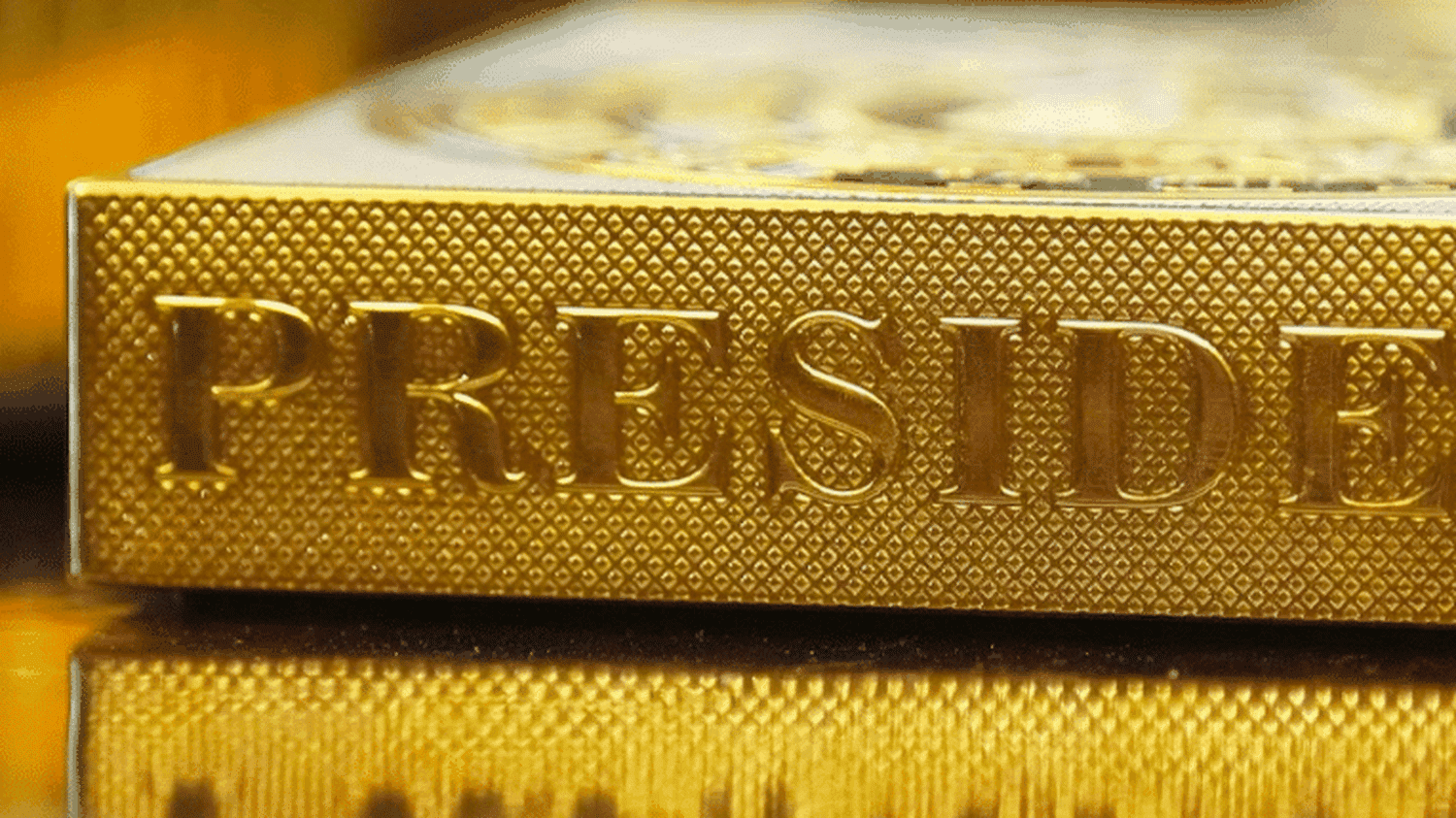 en Suisse, une "diplomatie du lingot" pour amadouer Donald Trump ?