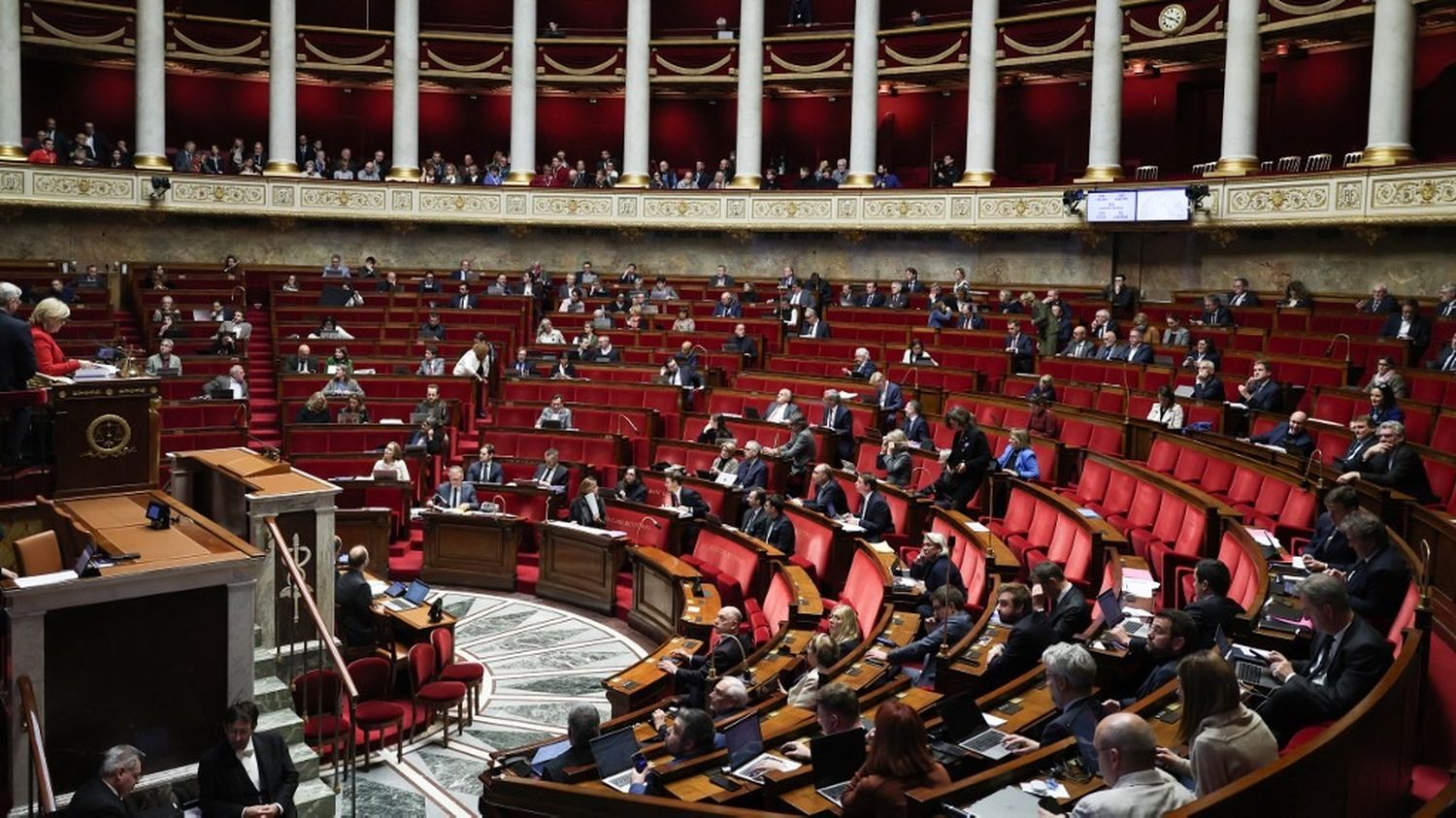 les députés votent pour supprimer la TVA sur les produits de première nécessité et le blocage des prix