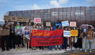 la France et une trentaine d’autres pays annoncent qu’ils ne signeront pas d’accord n’incluant pas une « feuille de route » pour la sortie des énergies fossiles