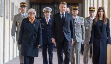 ce que le gouvernement cherche à faire avec ses alertes sur la guerre