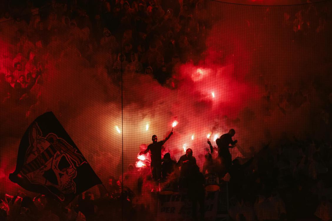 Le match OGC Nice-Marseille arrêté à la 85e minute pour des tirs de feux d’artifice