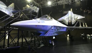 Russie : faut-il craindre le Su-75 Checkmate, le nouveau chasseur furtif que l’armée de Poutine va tester en 2026 ?