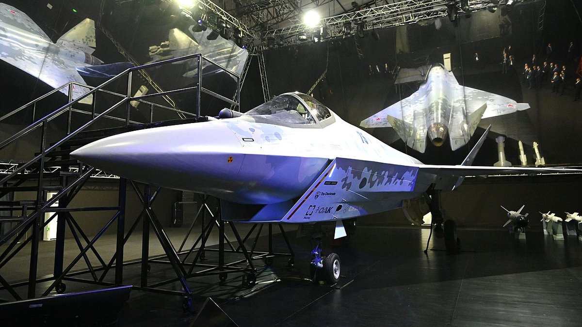 Russie : faut-il craindre le Su-75 Checkmate, le nouveau chasseur furtif que l’armée de Poutine va tester en 2026 ?