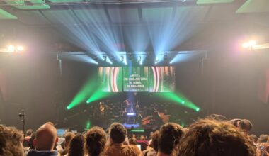 Musiques réarrangées, images générées par IA et spectateurs déçus : pourquoi les concerts "Le Seigneur des Anneaux" créent la polémique