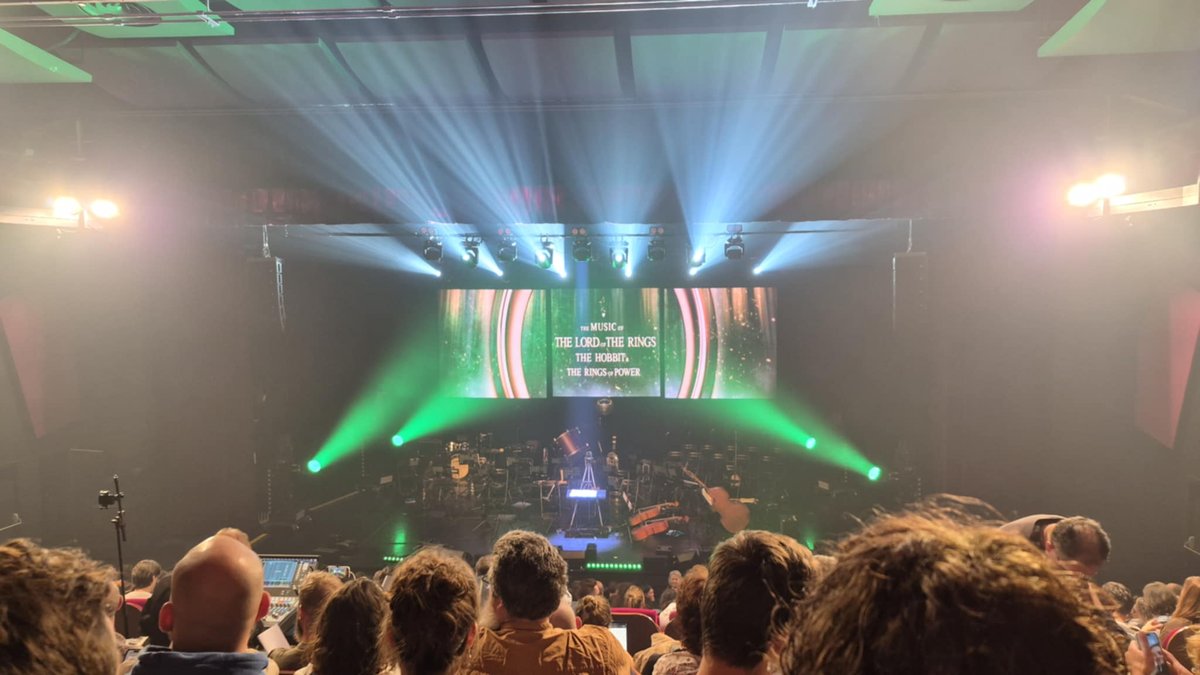 Musiques réarrangées, images générées par IA et spectateurs déçus : pourquoi les concerts "Le Seigneur des Anneaux" créent la polémique