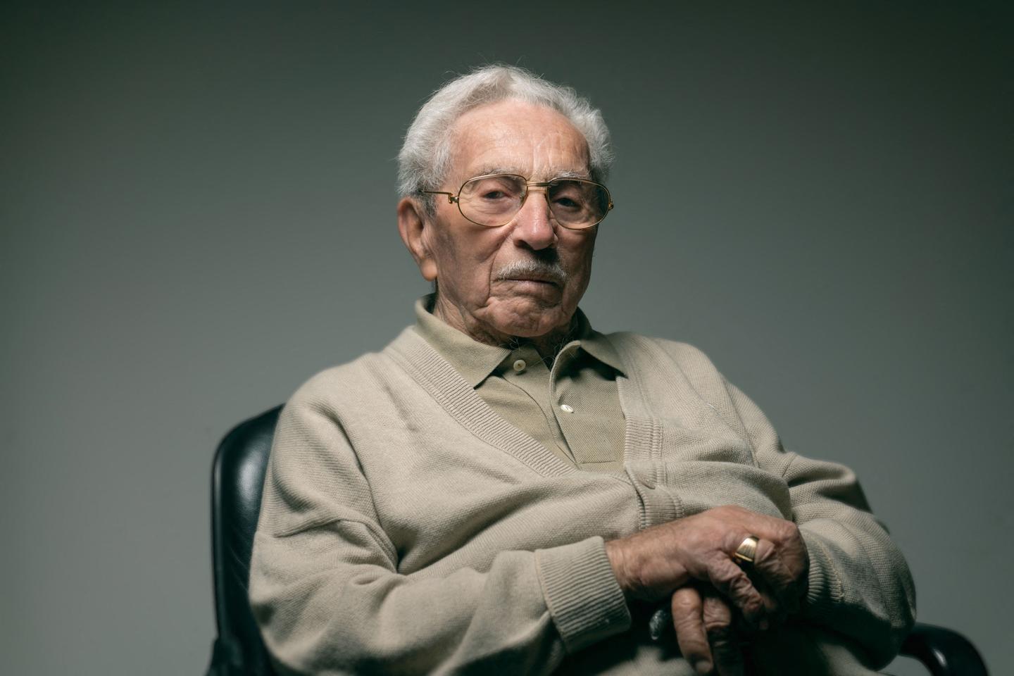 Le résistant Robert Birenbaum, frère d’armes de Missak Manouchian, est mort ; Emmanuel Macron rend hommage à « un exemple pour tous »