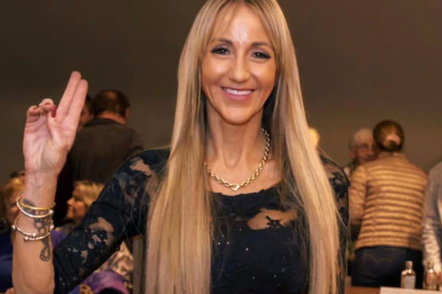 En Belgique, une infirmière, élue d’extrême droite, possédait 17 voitures de luxe grâce à une fraude à la sécurité sociale