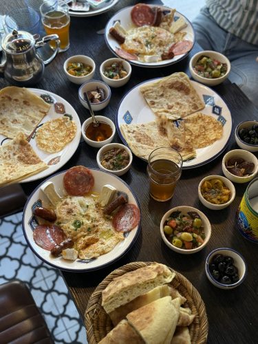 Darness pokaa petit déjeuner marocainDarness pokaa petit déjeuner marocainDarness pokaa petit déjeuner marocainIMG_7107