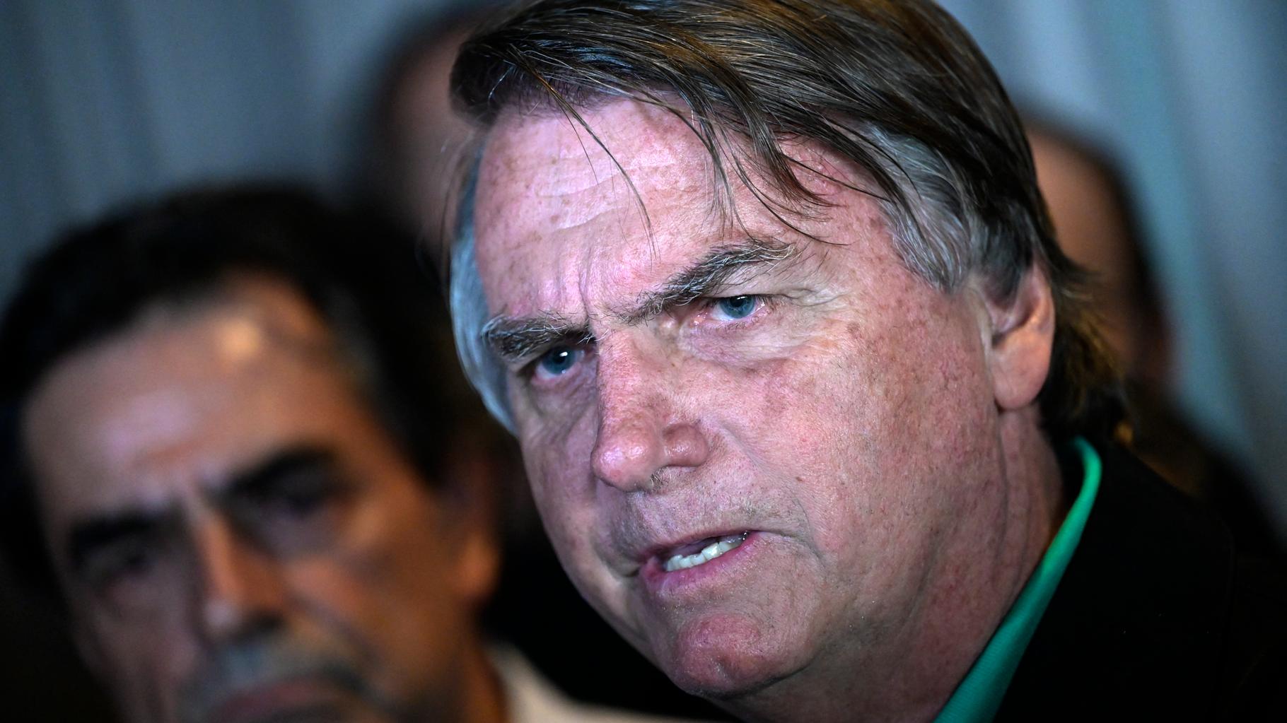 Fin des espoirs pour Jair Bolsonaro, qui doit purger sa peine de 27 ans de prison