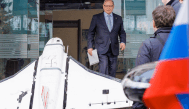 L’ambassadeur russe en Moldavie tombe nez à nez sur un drone récupéré la veille dans un village moldave après avoir violé l’espace aérien de ce pays pro-européen