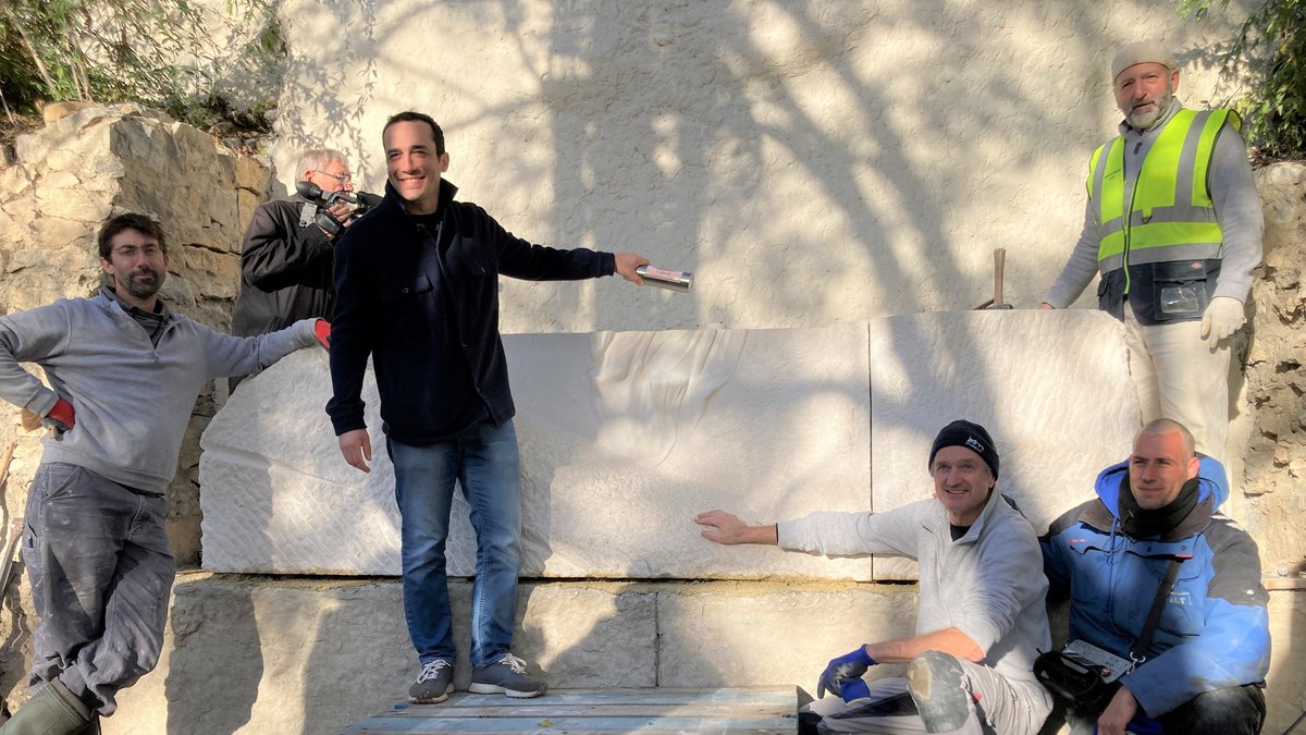 Les travaux d’installation de la statue de Bernard Lazare aux jardins de la Fontaine ont démarré