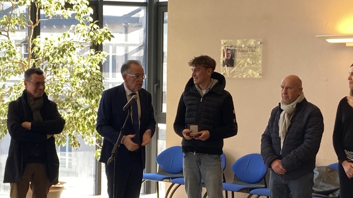 Cyclisme : Johan Blanc reçoit les honneurs de la ville de Rodez