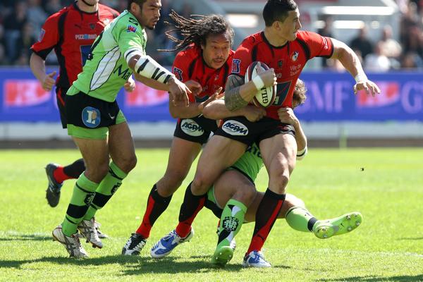 En battant les Tarn-et-Garonnais à Mayol le 5 avril 2009, les Toulonnais de Tana Umaga et Sonny Bill Williams (ici ballon en main) avaient acquis une précieuse victoire en vue du maintien en Top 14.