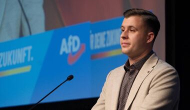 L’extrême droite allemande tente de garder le contrôle sur ses troupes