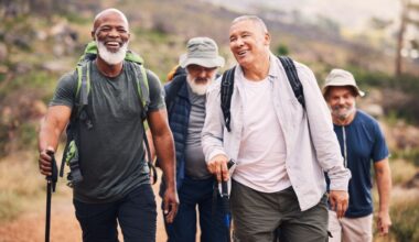Après 40 ans, la marche seule ne suffit pas : voici ce qu’il faut absolument ajouter pour rester en forme, d'après les experts