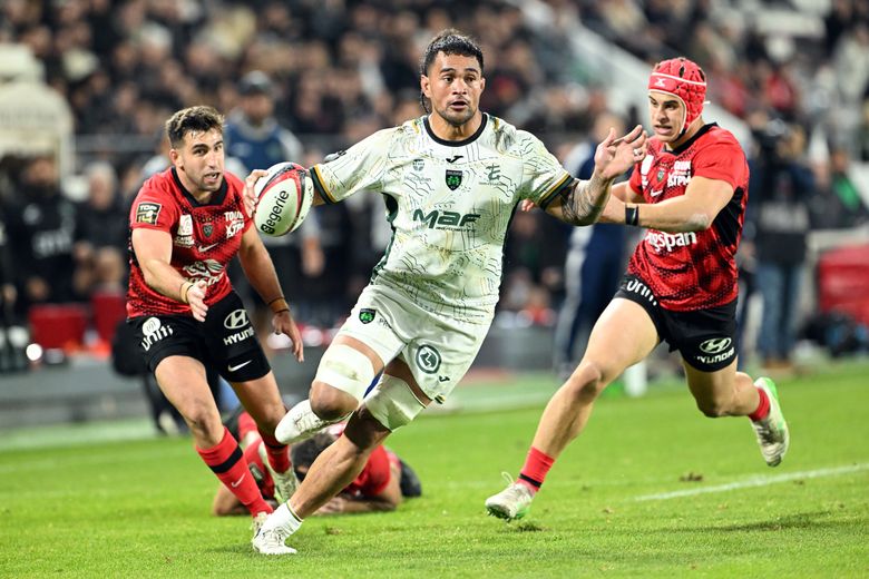 Vaea Fifita, ballon à une main, s’est joué de la défense varoise en fin de match.