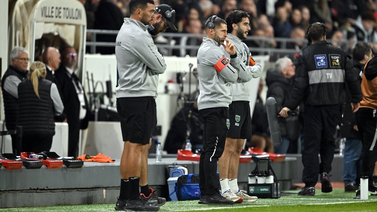 "Ça fait bizarre d’être sur le banc adverse" : l’émouvant retour de Sébastien Tillous-Borde, le manager de Montauban, sur la pelouse de Toulon