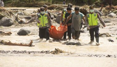 EN IMAGES Inondations apocalyptiques en Asie : au moins 940 morts, des centaines de disparus et des villes englouties sous la boue