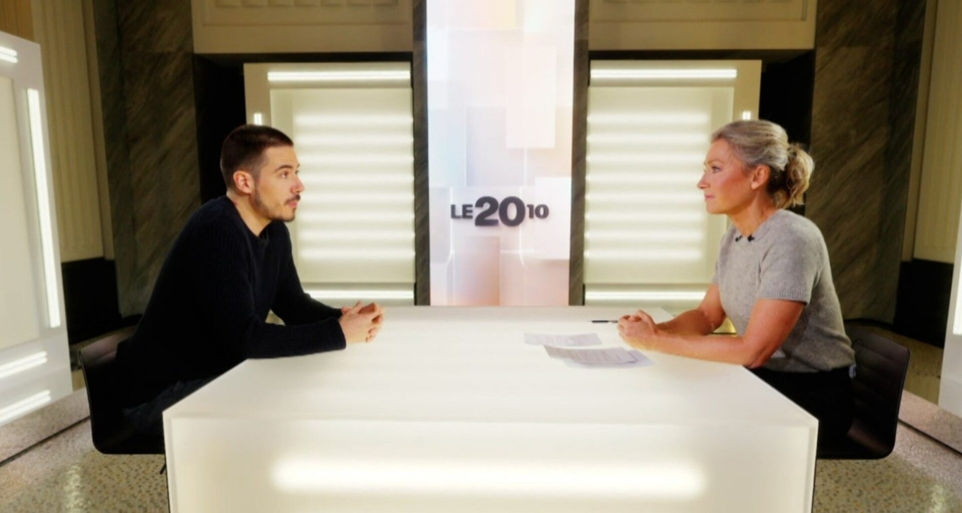 Jul, SCH… L'auteur d'un livre-enquête décrit sur M6 comment des rappeurs sont menacés par le grand banditisme