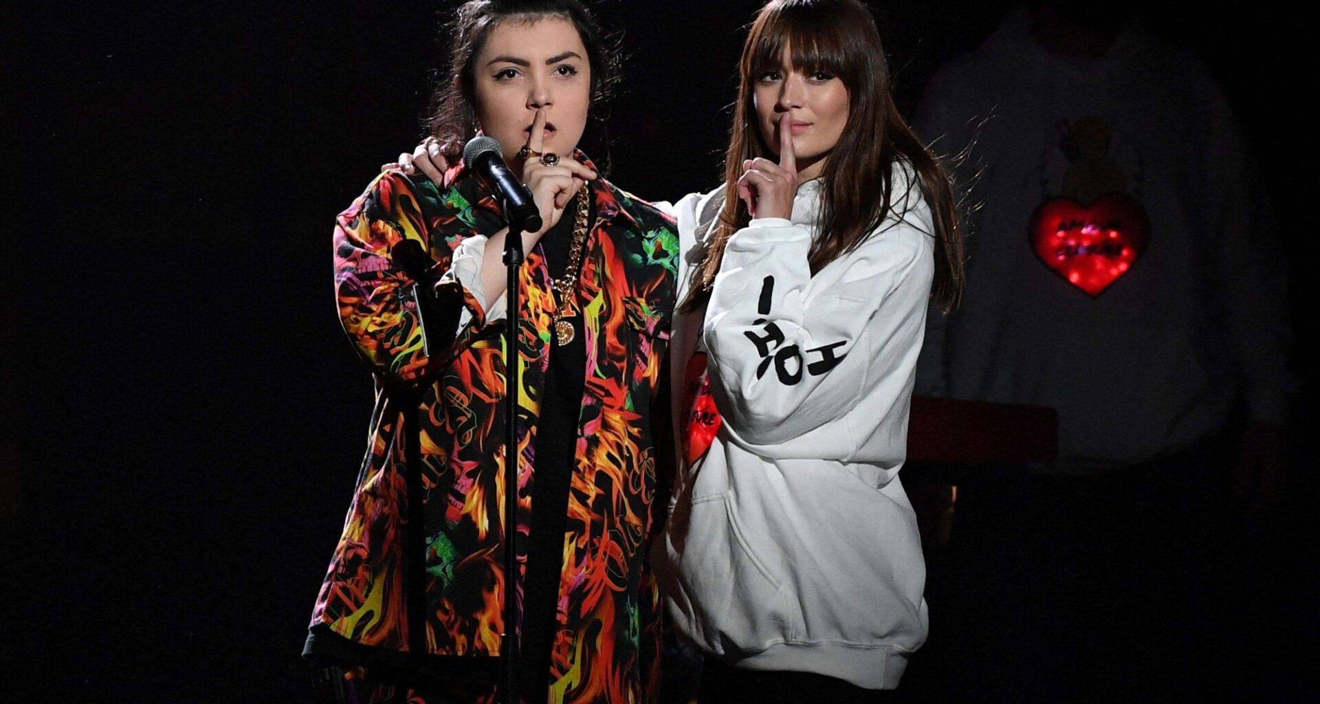 après les accusations de la chanteuse Hoshi, son ex-compagne Gia Martinelli, répond sur Instagram