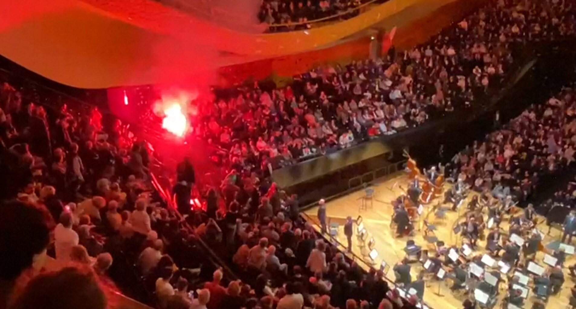 qui sont les quatre personnes placées en garde à vue ?