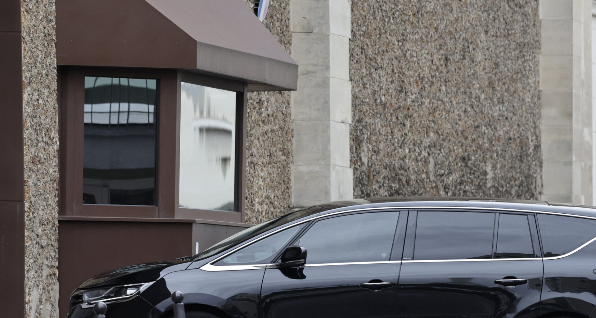 EN DIRECT - Nicolas Sarkozy : sa demande de mise en liberté acceptée, l'ex-président est sorti de prison