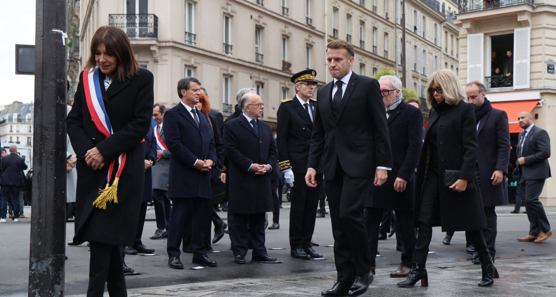 EN DIRECT - Dix ans du 13-Novembre : après le Stade de France, des commémorations autour des terrasses frappées par les attentats