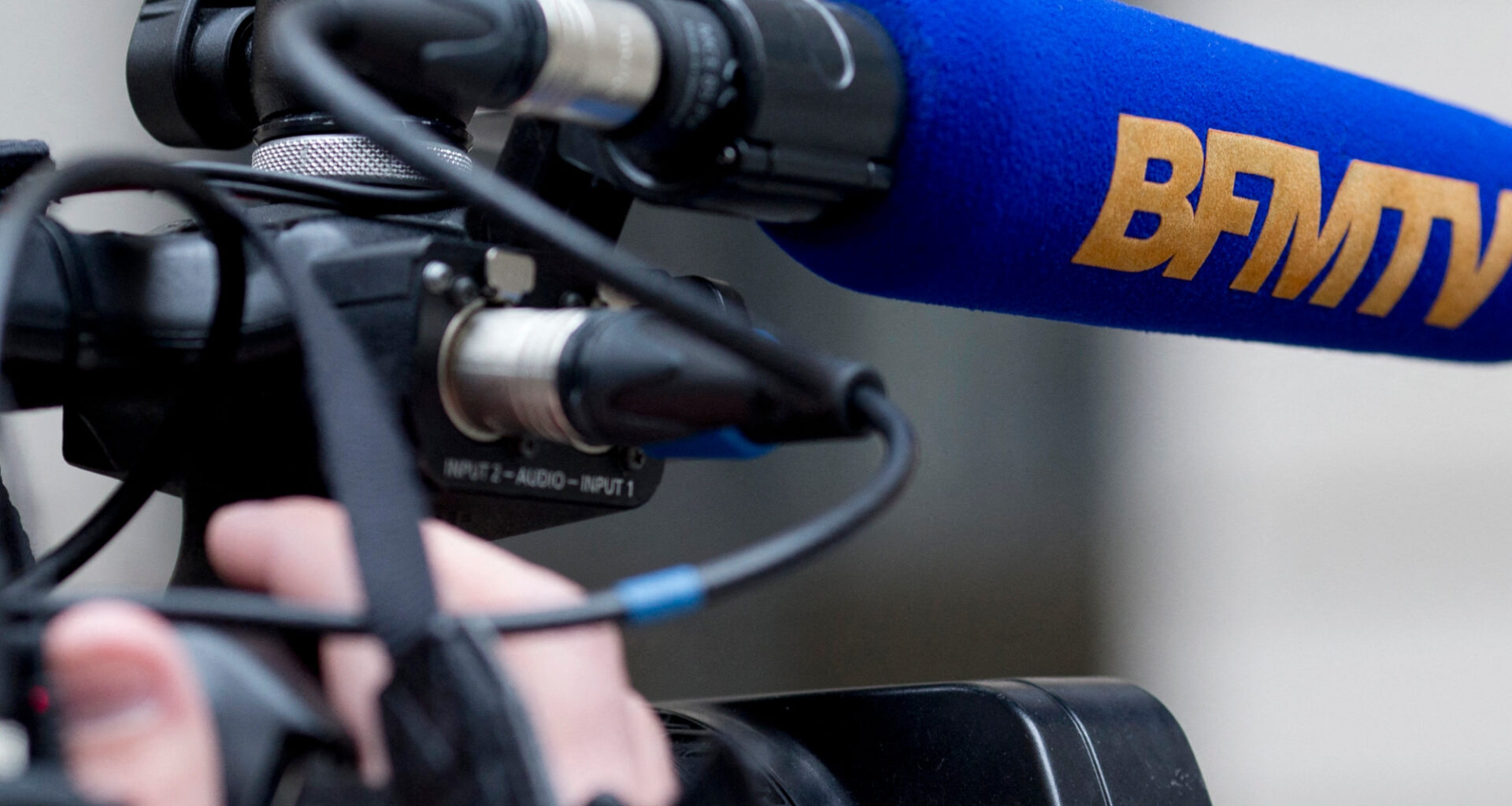 le direct interrompu, les employés évacués