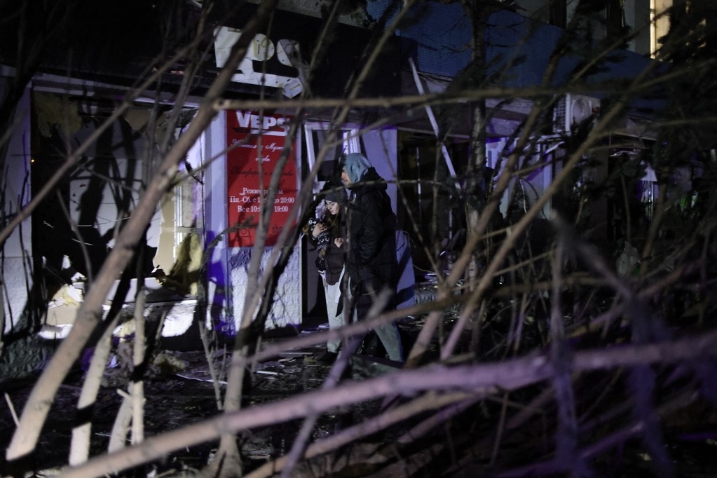 une attaque russe fait au moins trois morts dans l'est du pays