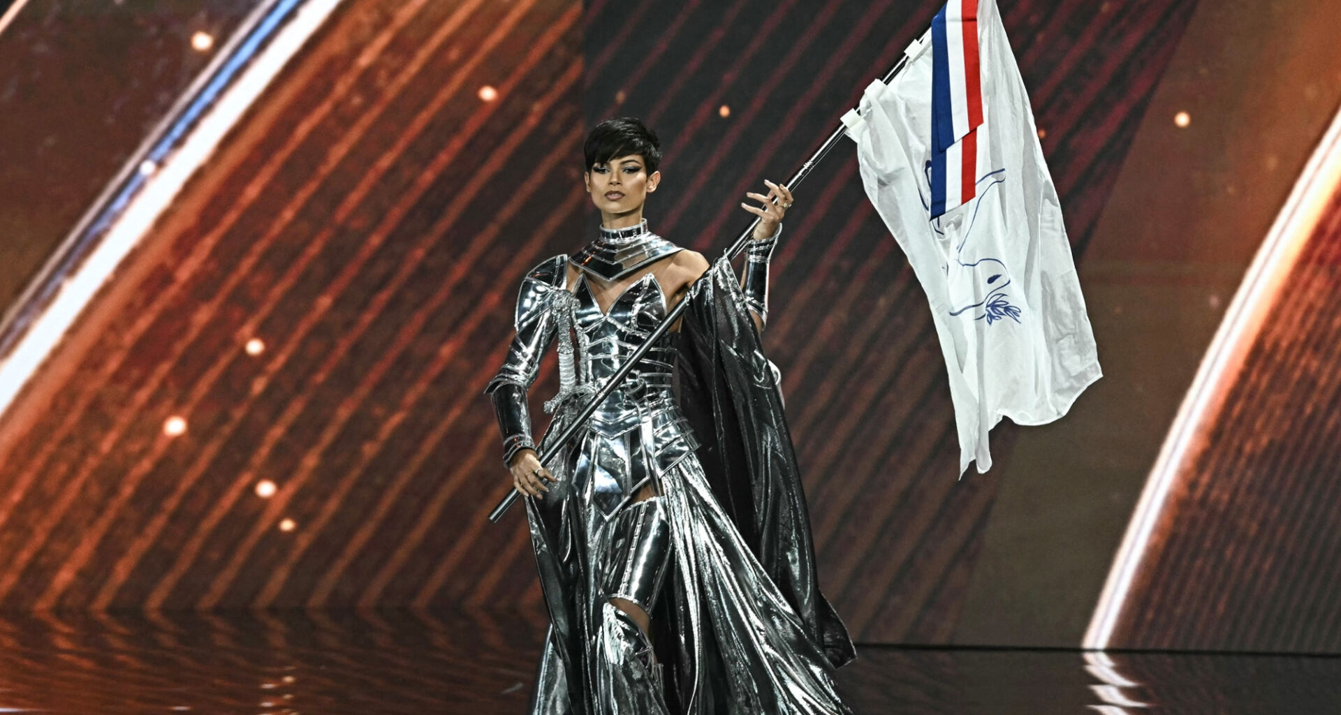 Ève Gilles, Miss France 2024, réagit à son classement au concours Miss univers 2025