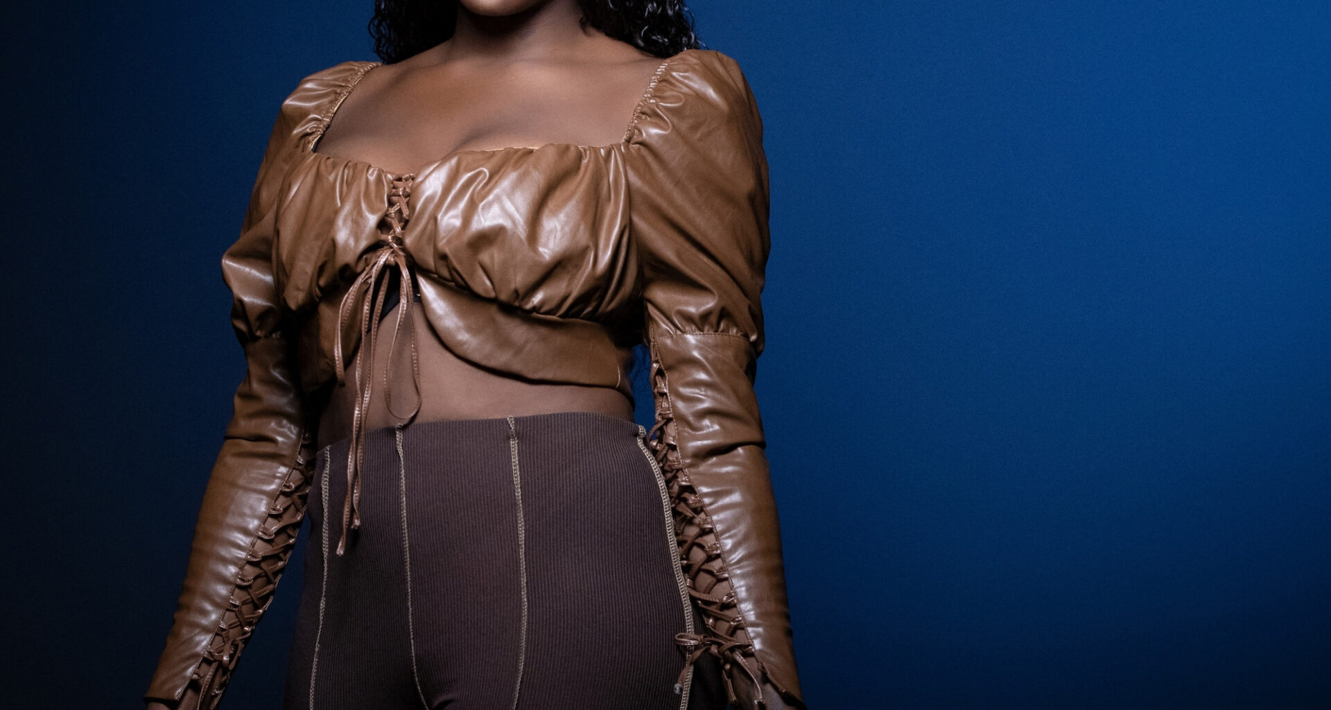 comment le style unique d'Aya Nakamura l'a propulsé au rang d'artiste francophone la plus écoutée à l'étranger ?