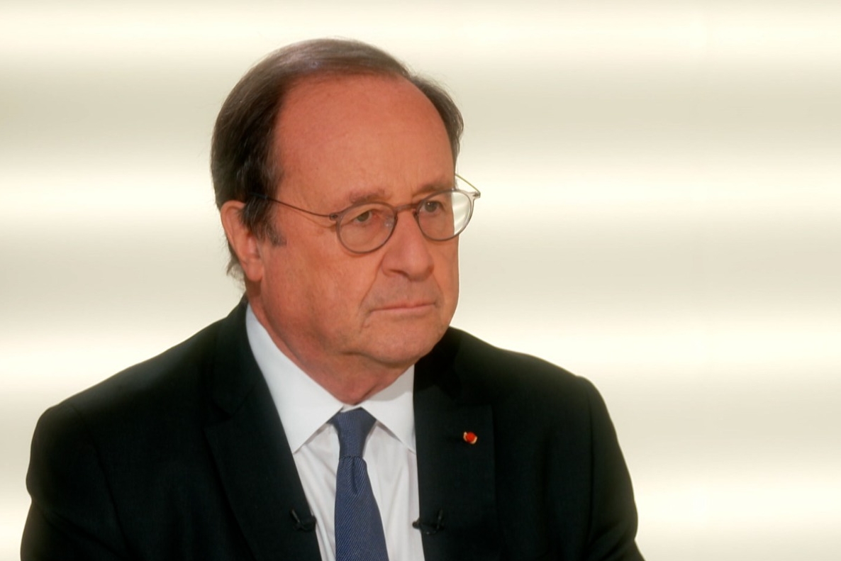 sur M6, François Hollande évoque "un risque de guerre"