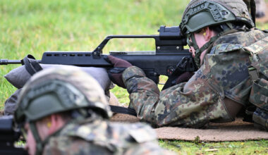 Face à la menace russe, la France doit-elle rétablir le service militaire ? Ailleurs en Europe, les États remobilisent déjà leur jeunesse