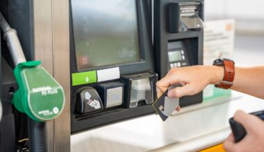 Hausse du prix des carburants : la gifle de janvier arrive, et l'électrique ne vous sauvera pas