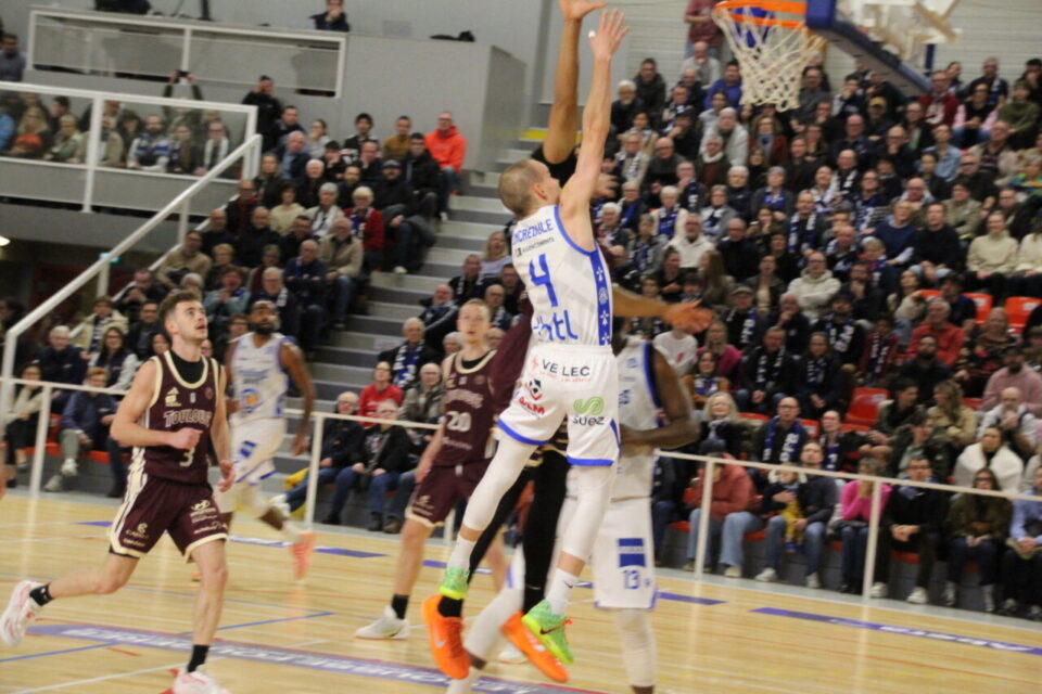 Killian Incrédule le meilleur Fougerais ce soir.