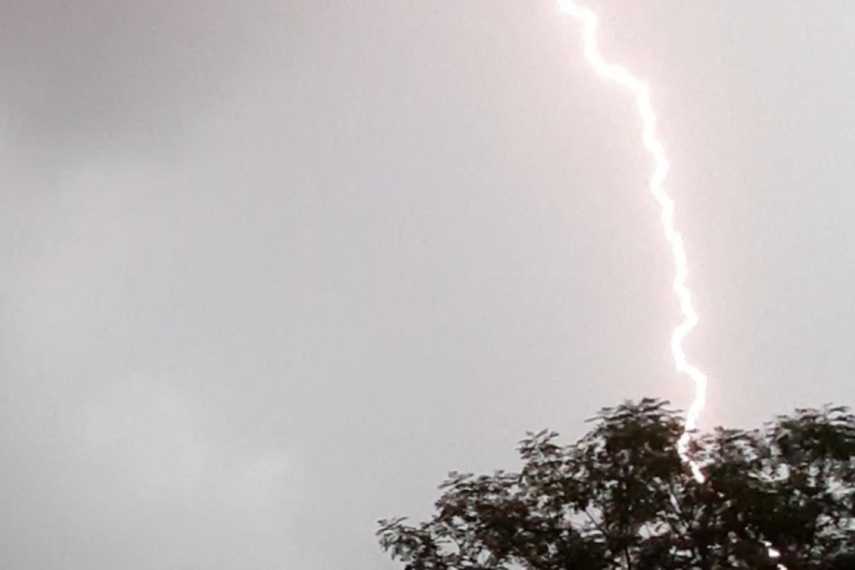 il a été entendu dans toute l'agglomération