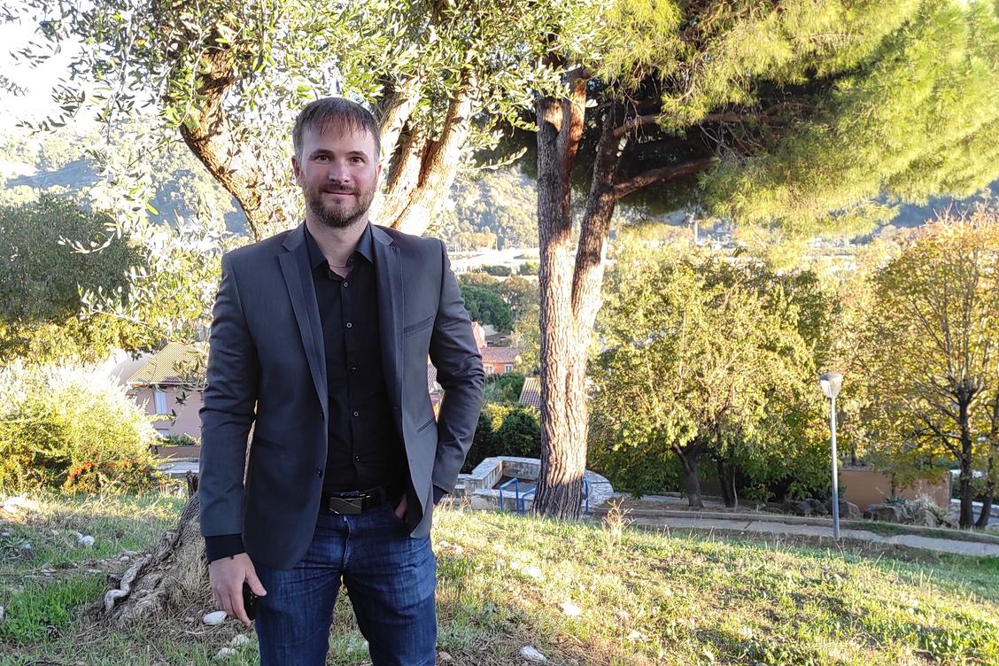 un ancien adjoint au maire devenu opposant se lance dans la course