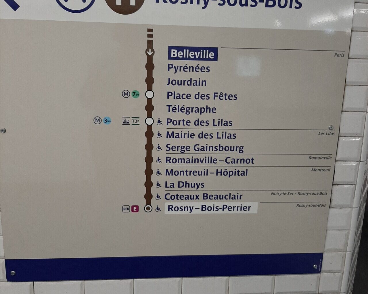 la circulation de la ligne 11 du métro complètement interrompue