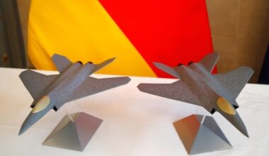 France et Allemagne accentuent la pression sur les industriels pour sauver le projet d'avion de combat européen