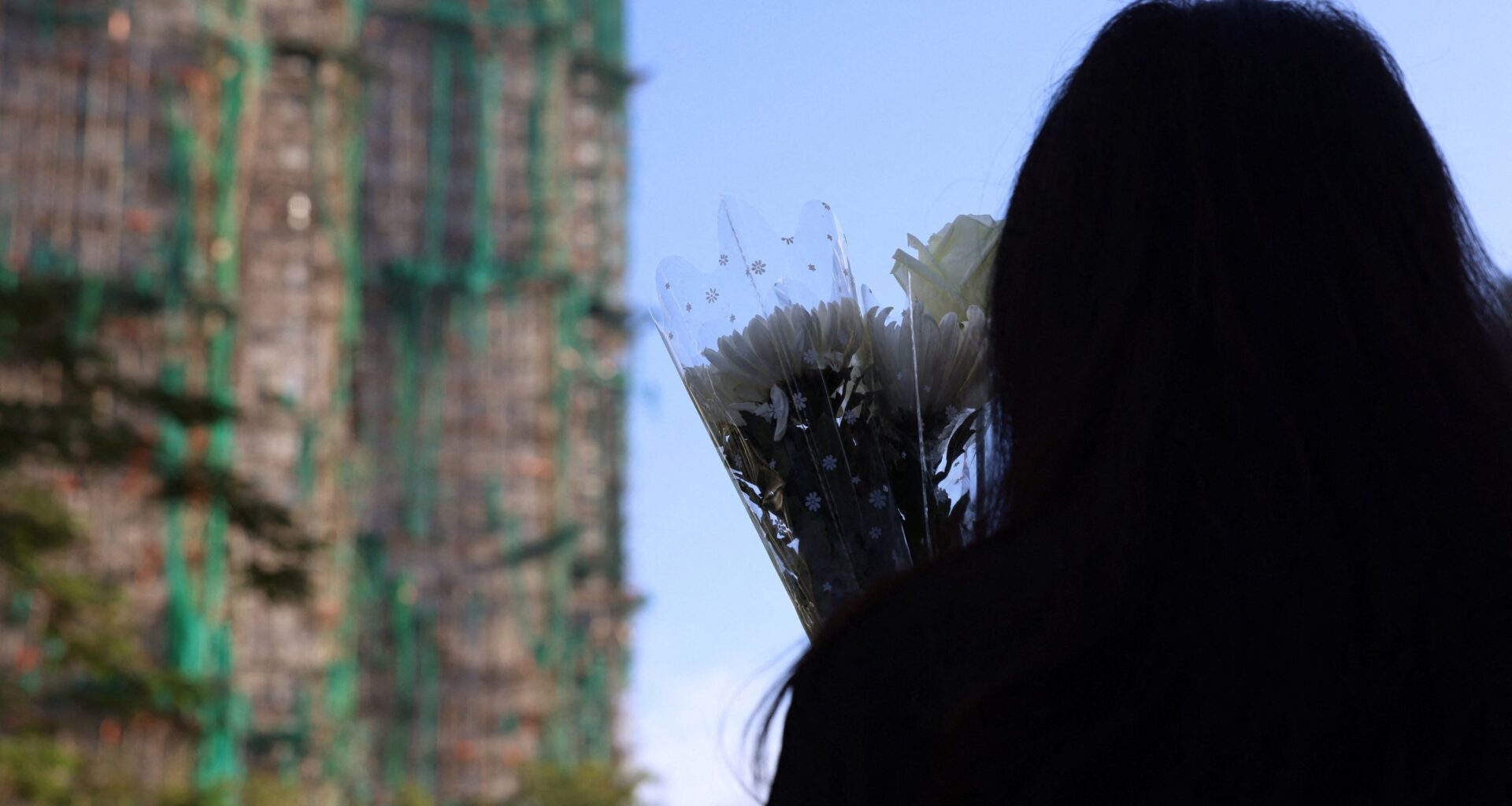 elle a sauvé un enfant et sa grand-mère des flammes à Hong-Kong