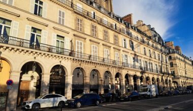Propriétaires négligents, absence de règle… La délicate préservation des arcades de la rue de Rivoli à Paris