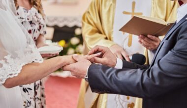 pourquoi le Vatican publie une note sur la monogamie