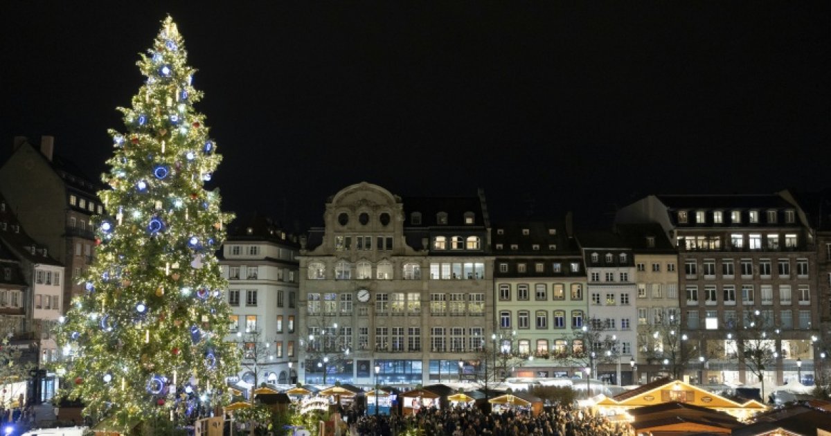 Féérique et ultrasécurisé: le marché de Noël de Strasbourg ouvre ses portes : Actualités