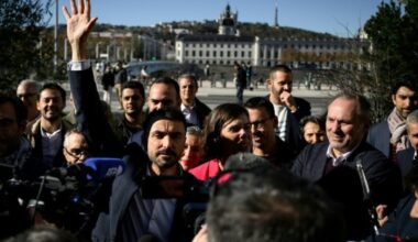 Lyon: le maire écologiste lance sa campagne en vue d'un "match serré" face à Aulas : Actualités