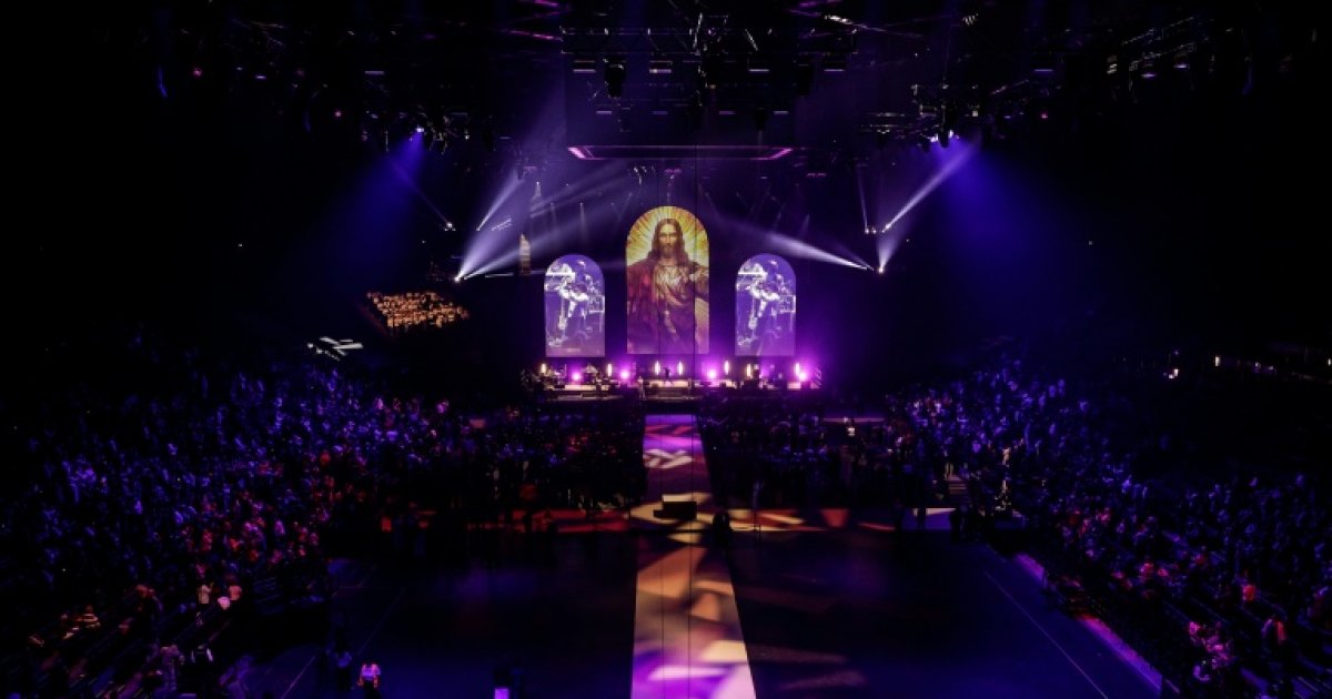 Les catholiques affichent leur foi au "Congrès Mission" à Paris : Actualités