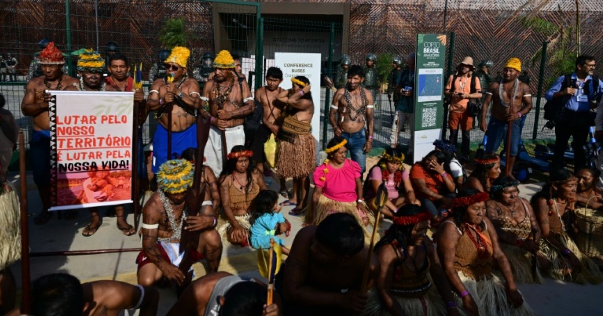 Des manifestants autochtones perturbent de nouveau la COP30 en Amazonie : Actualités