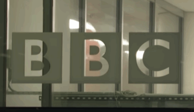 Royaume-Uni : Donald Trump menace la BBC d'une action en justice et d'une plainte à 1 milliard de dollars : Actualités